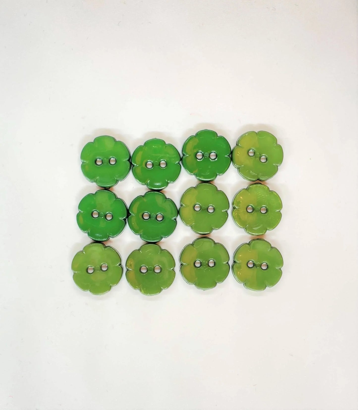 33- Botones Flor en Verde